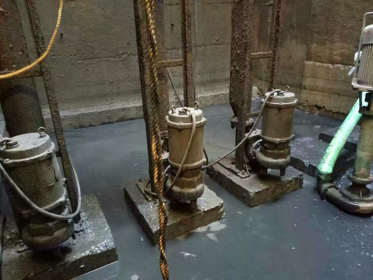 工业园区污水池清理